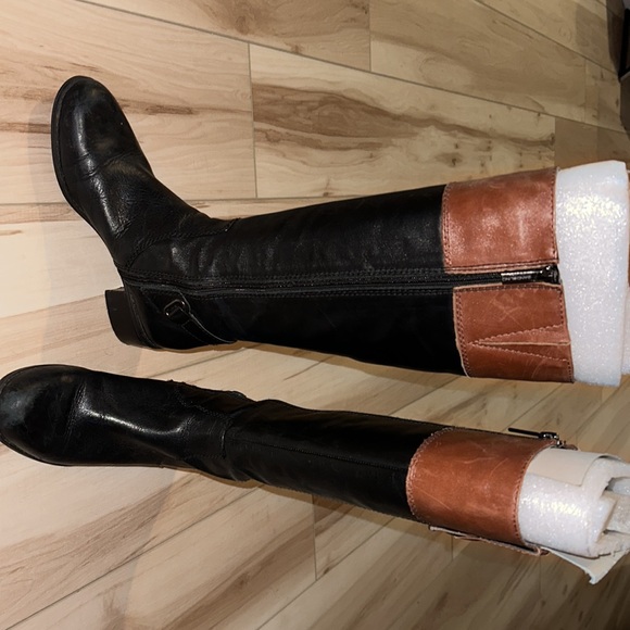 Boots - Picture 4 of 9